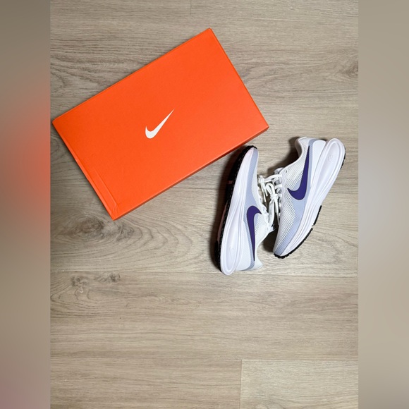 Nike Revolution 8 Wide in White and Purple - Picture 2 of 8